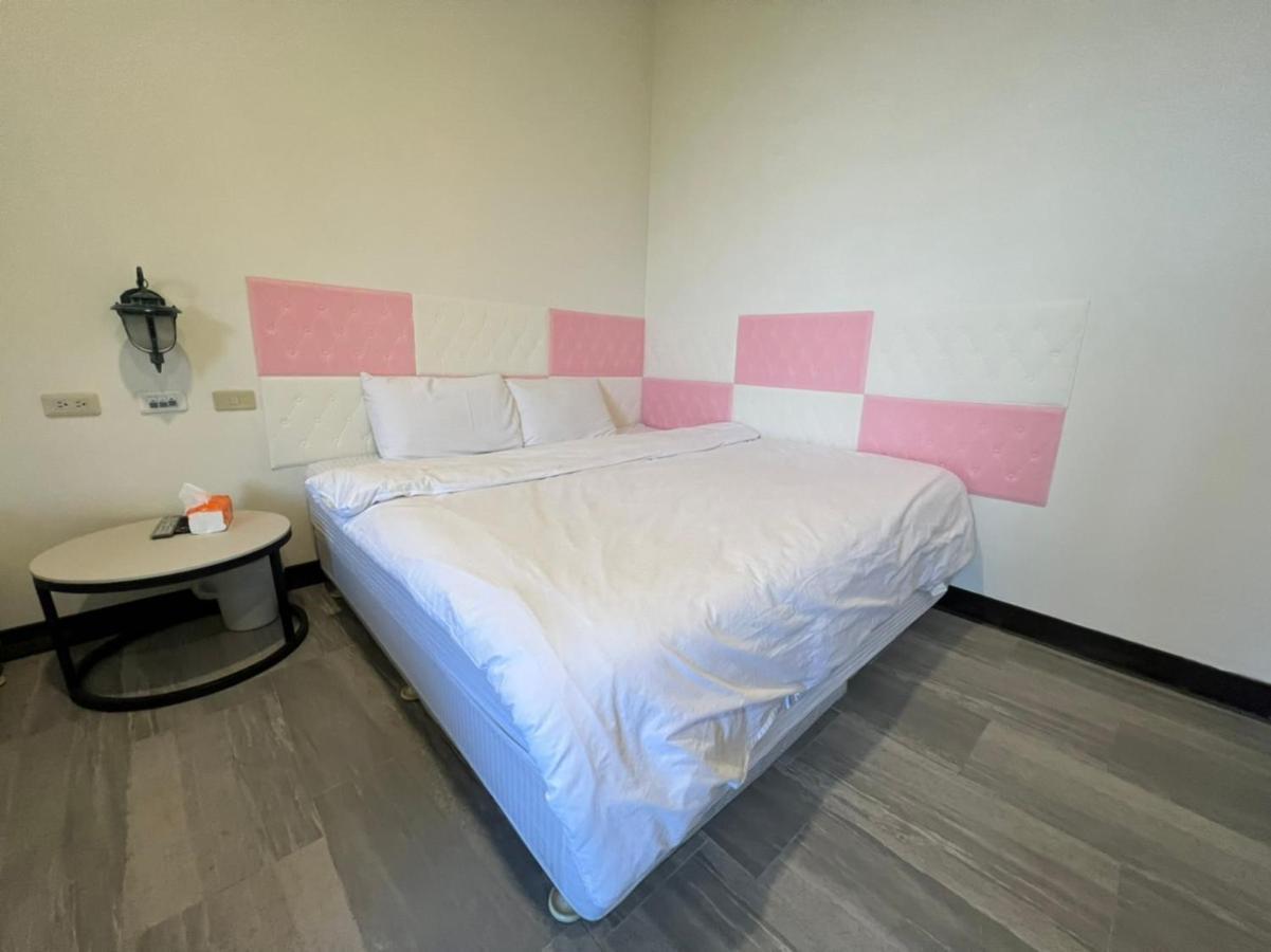 Romeo Inn Zhushan Buitenkant foto